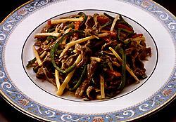 青椒炒牛肉絲(チンジャオチャオニューロースー)