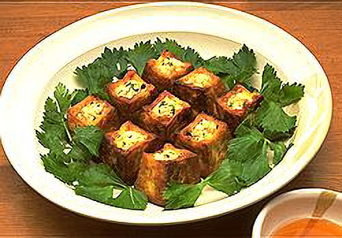 豆腐の肉詰め蒸し（タウ　フ　ニョーイ　ティット）