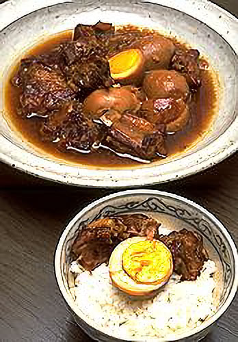 豚肉とゆで卵の煮物（ティット　コー　チェン）