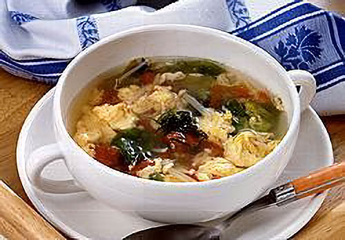 トマトとレタスの卵スープ