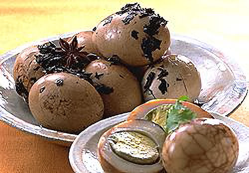 スパイシー味付けゆで卵（茶葉蛋）