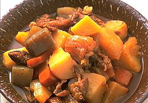 牛すじ肉と野菜の甘辛煮（ヒム　チュル　ポクム）