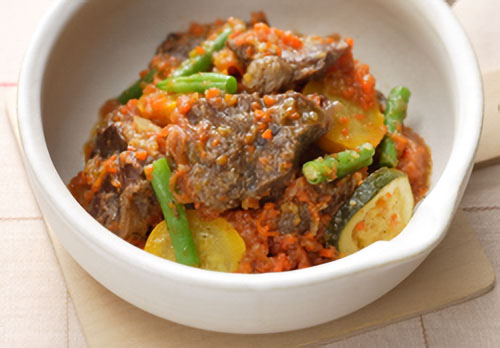 牛肉のトマト煮こみ