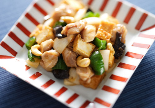 鶏肉と厚揚げのカシューナッツ炒め