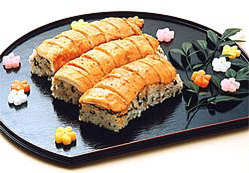 ピリ辛チキンと梅ワカメの押しずし