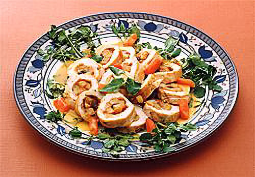 鶏肉のアップルロール（オレンジソース添え）