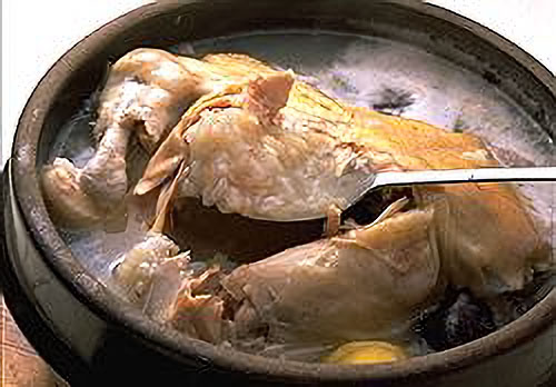 高麗人参と鶏のスープ（サムゲタン）